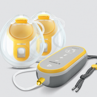 The yellow pump with the hands-free flanges.